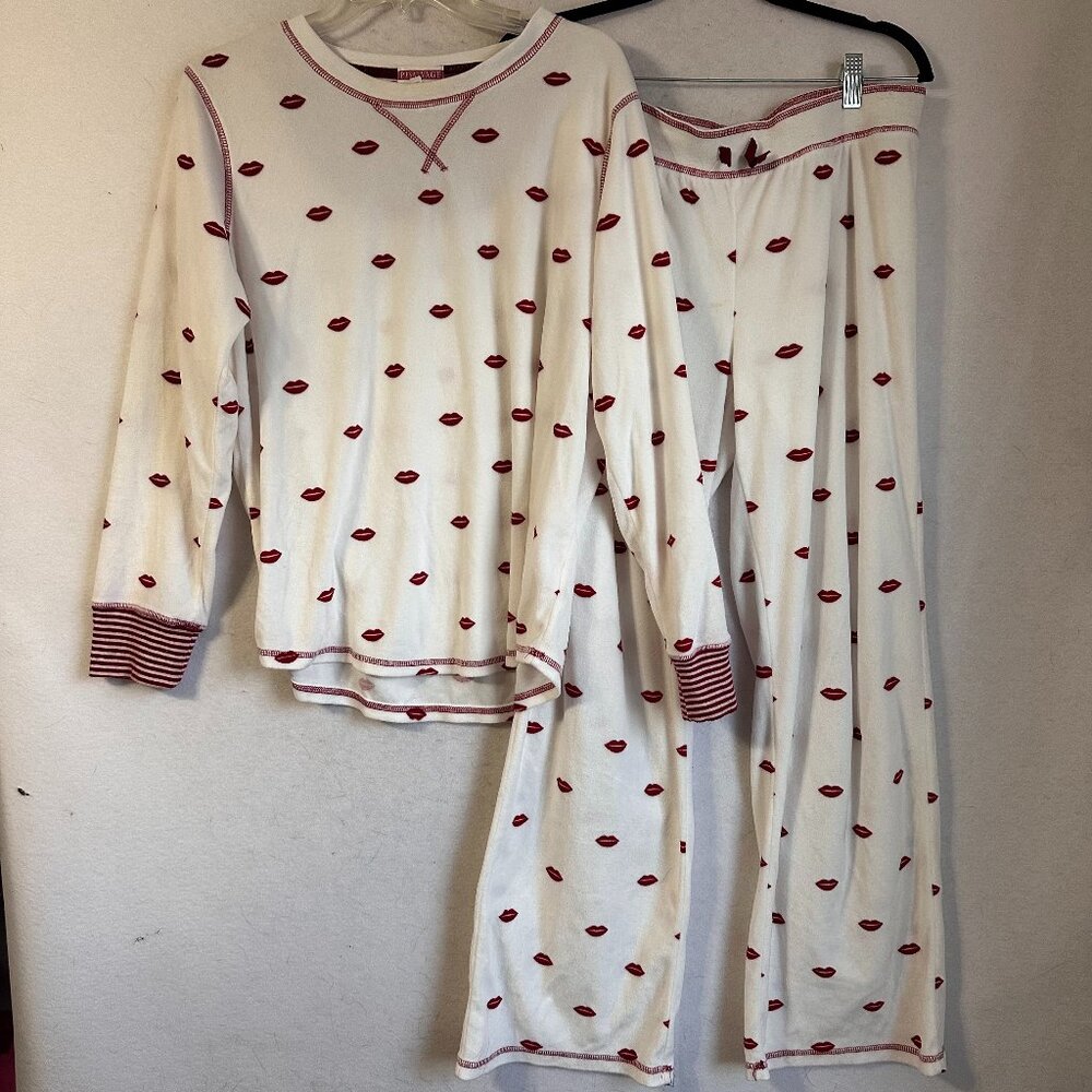 PJ‎ Salvage pajamas sz L fleece white red lips stripes Valentine's day 2 piece